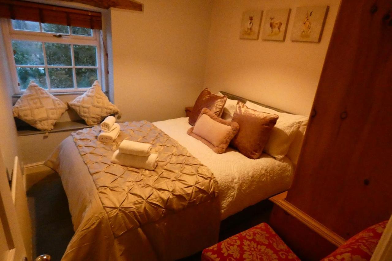 Redfearn Cottage Apperley Bridge Екстериор снимка