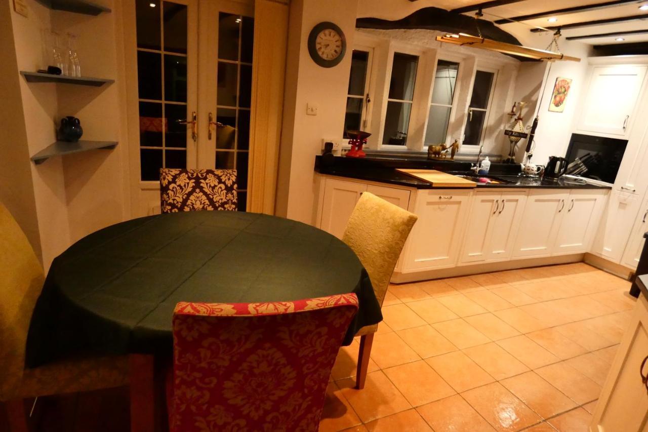 Redfearn Cottage Apperley Bridge Екстериор снимка